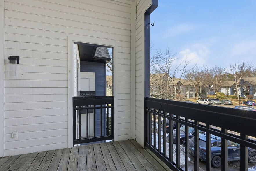Building Photo - 2301 Deer Path Cir