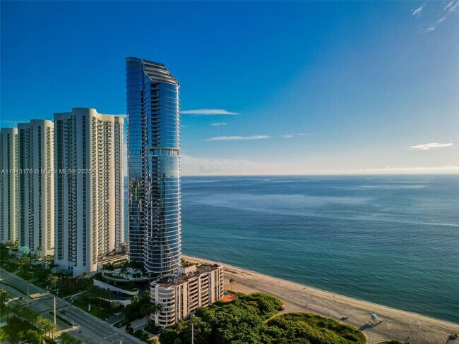 Building Photo - 15701 Collins Ave