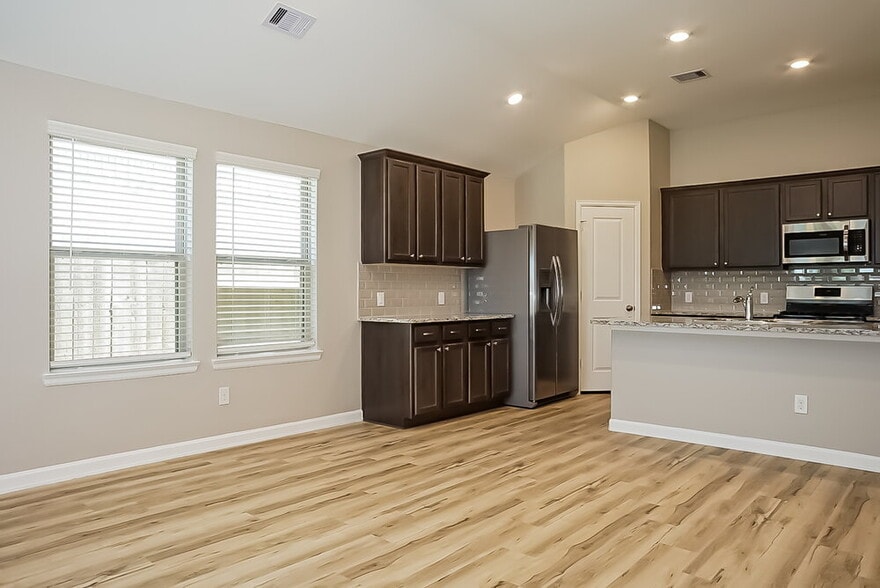 Building Photo - 24246 Palomino Sage Trail