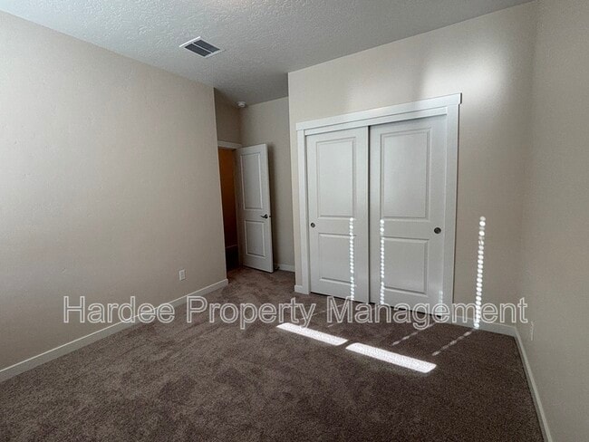 Building Photo - 1878 W Blue Lightning St