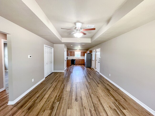 Building Photo - 1617 Pontotoc Trce
