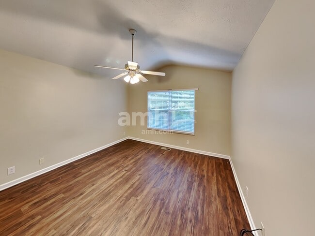 Building Photo - 1212 Wembley Dr