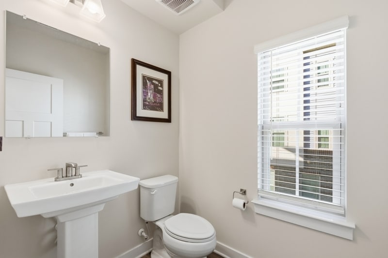 Building Photo - 2528 B Verona Pl