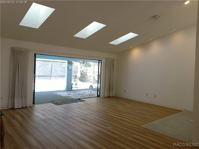Building Photo - 96 Sycamore Cir