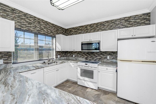 Building Photo - TOWNHOMES OF CAPE HAZE