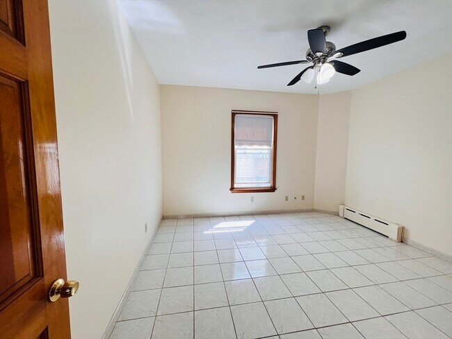 Building Photo - 34 Medford St