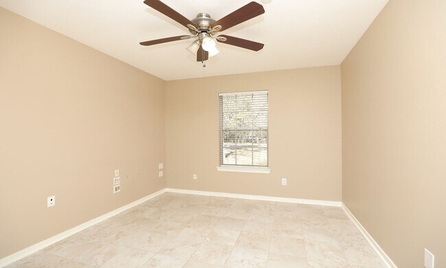 Building Photo - 22407 Rainfern Dr