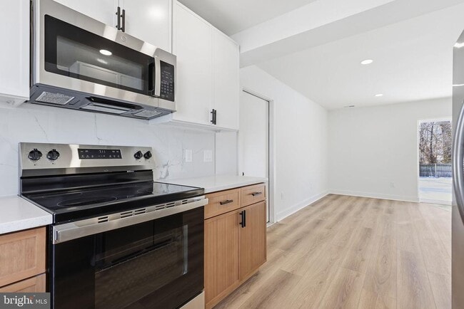 Building Photo - 29 Rocky Pool Ln