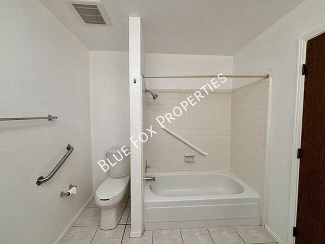 Building Photo - 7551 E La Cienega Dr