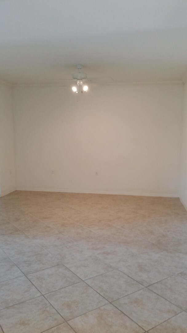 Building Photo - Osprey Cove-Two Bed Two Bath 1st Floor, La...