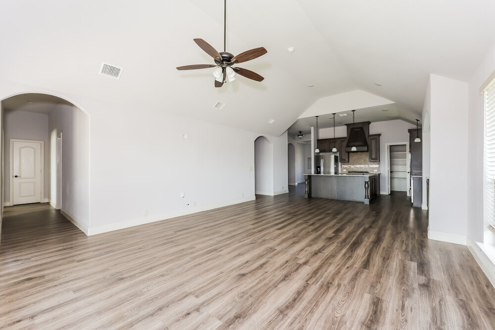 Building Photo - 1024 English Oak Dr