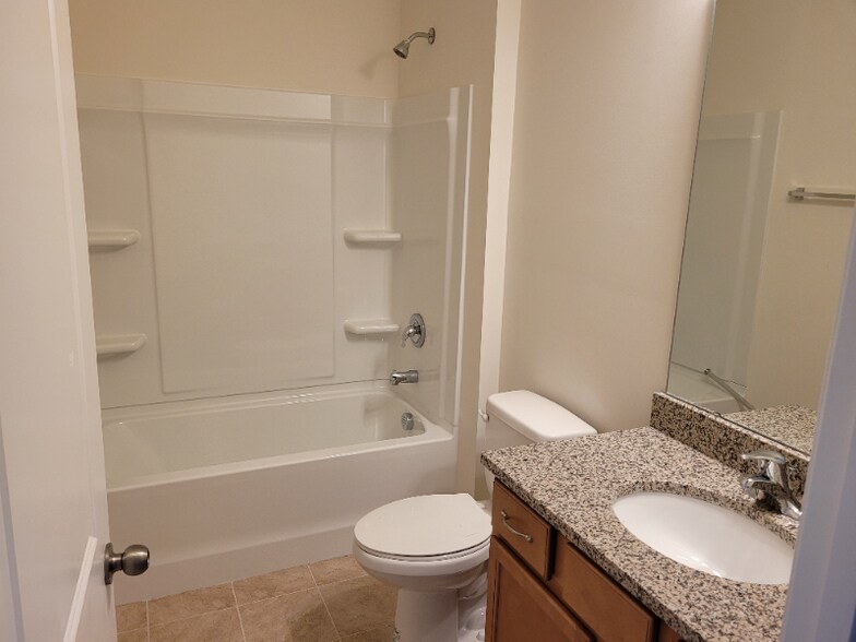 Building Photo - 904 Haybeck Ln