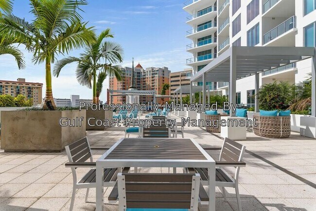 Building Photo - 111 S Pineapple Ave