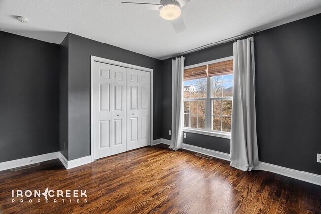 Building Photo - 8 Rose Briar Cir