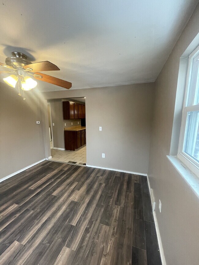 Building Photo - 149 Parkwood Rd