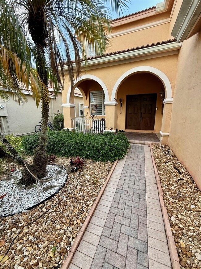 Building Photo - 1294 Chinaberry Dr