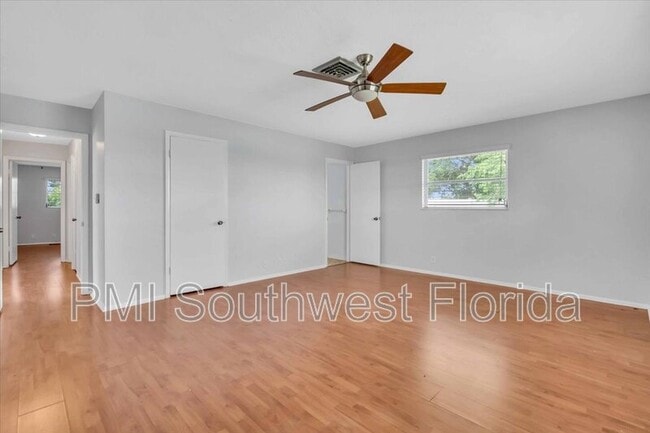 Building Photo - 1405 Cambridge Dr