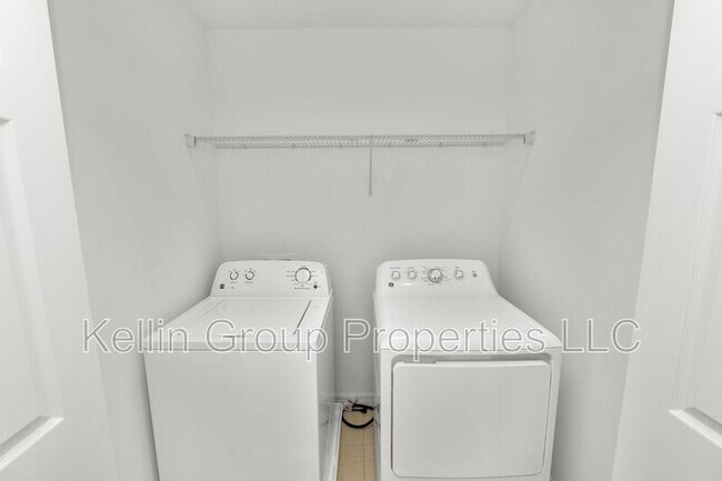 Building Photo - 271 Annabelle Way