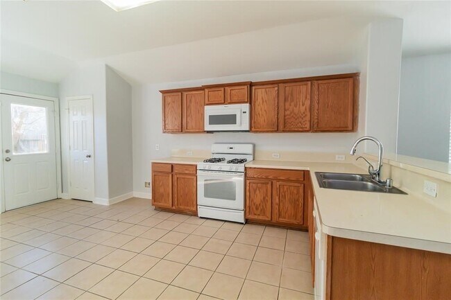 Building Photo - 19643 Summerlin Dr