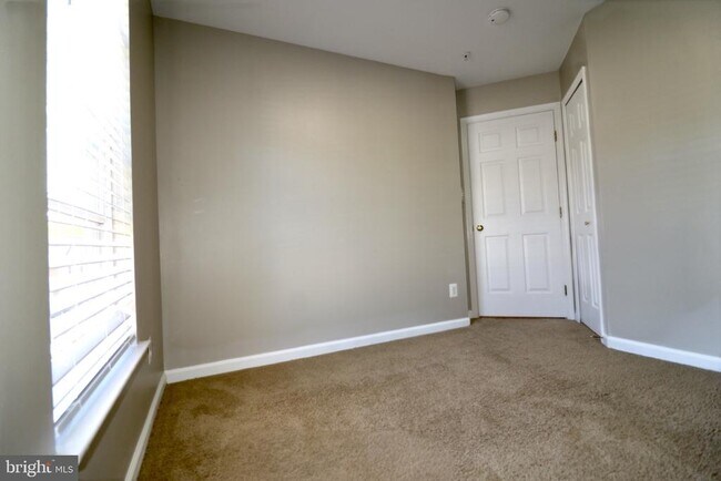 Building Photo - 25323 Damascus Park Terrace