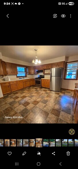 Building Photo - 804 S Fancher Rd