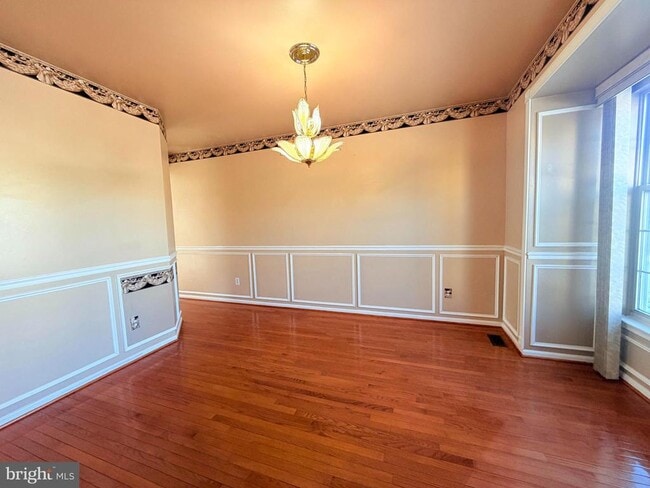 Building Photo - 15 Moonlight Ct