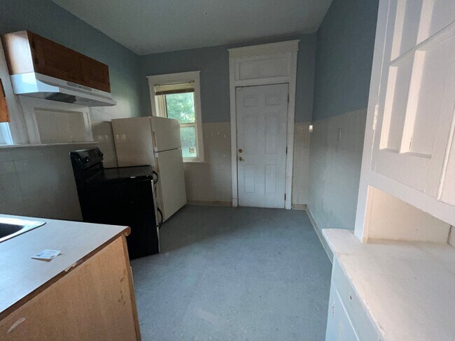 Building Photo - 6155 Sherry Ave