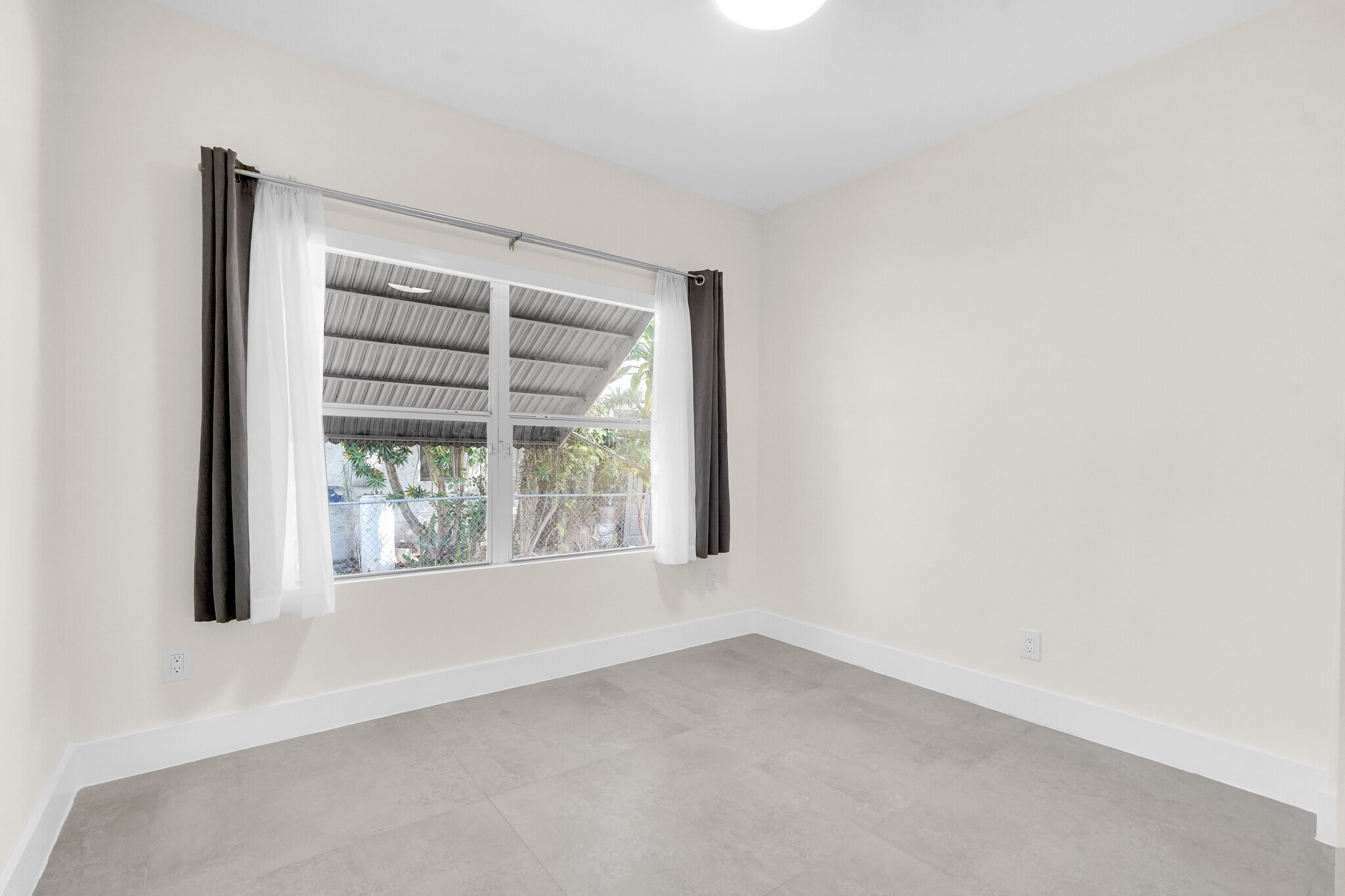 Building Photo - 52 NW 47th Ter