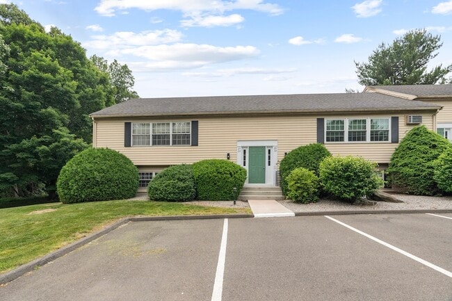 Building Photo - 28 Brantwood Dr