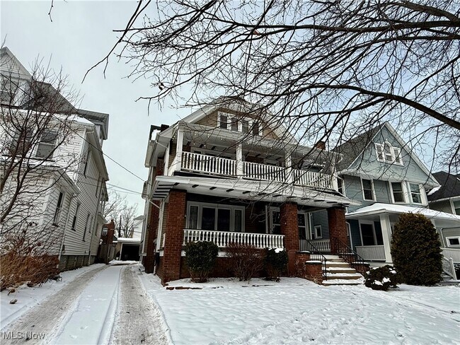 Building Photo - 1208 St Charles Ave