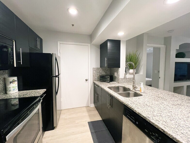 Kitchen - 7230 Westpointe Blvd