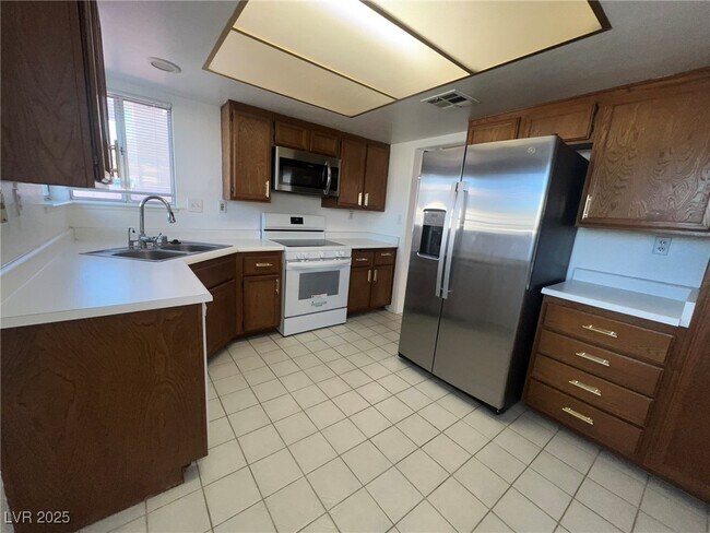 Building Photo - 1908 Misty Glade Dr