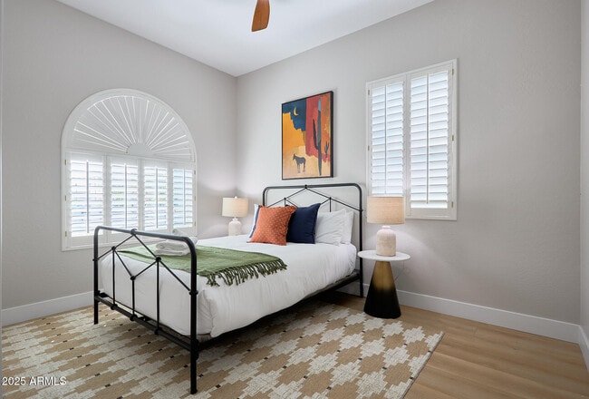 Building Photo - 3202 E Orange Dr