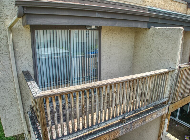 Building Photo - 711 Harbour Town Dr