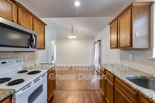 Building Photo - 175 Station Dr