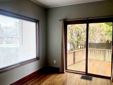 Building Photo - 647 Lincoln Ave NW