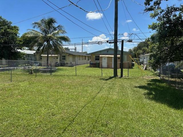 Building Photo - 851 SW 9th St