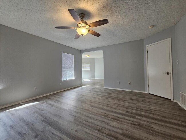 Building Photo - 1113 Stillwell Ridge