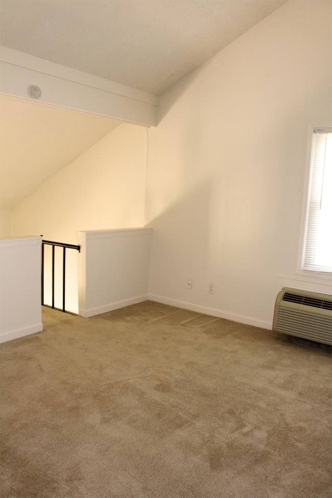 Building Photo - 383 Olympic Ln