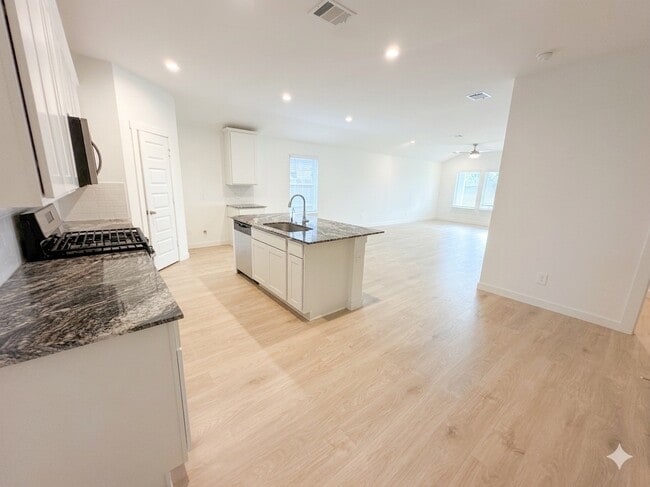 Building Photo - 4946 Pne Hvn Ln