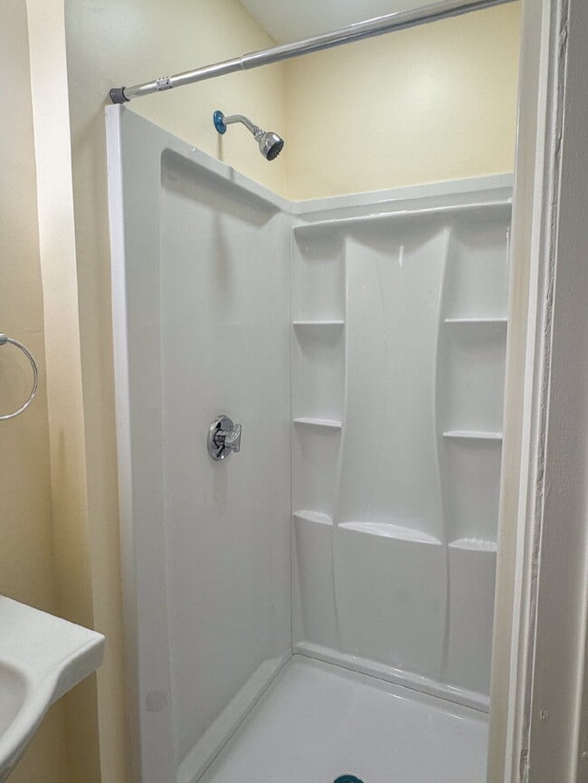 Building Photo - Spacious  4 Bed 2 Bath Boston Gem