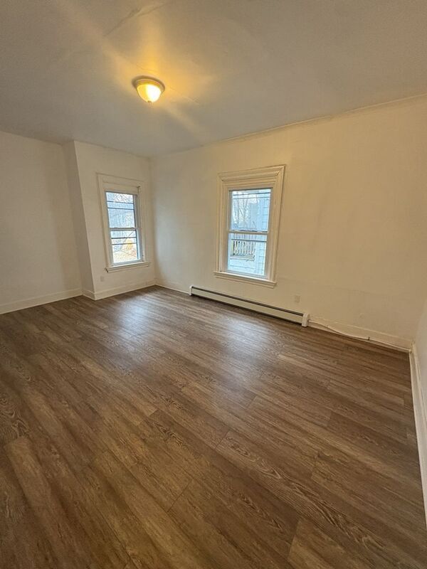 Building Photo - 415 S Main Ave