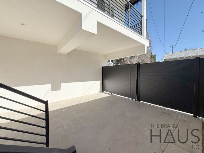 Building Photo - Brand-New 1-Bedroom, 1-Bathroom, 1-Compact Carport - Vaulted Ceilings in Belmont Heights