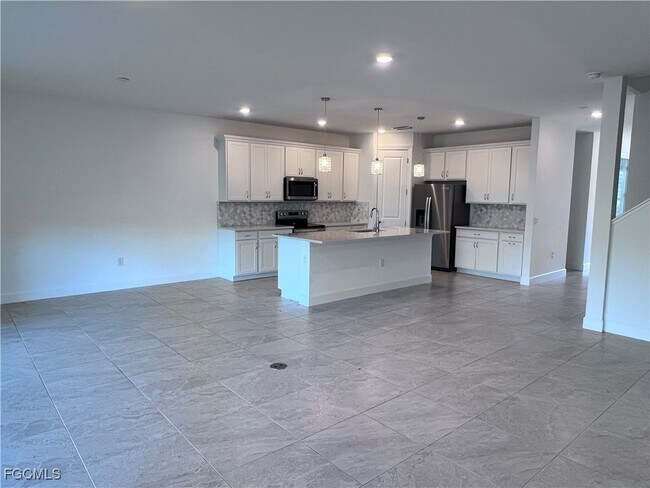 Building Photo - 3700 Passion Vine Dr