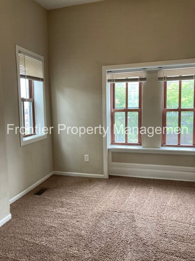 Building Photo - 2511-2513-2513 S 9th St