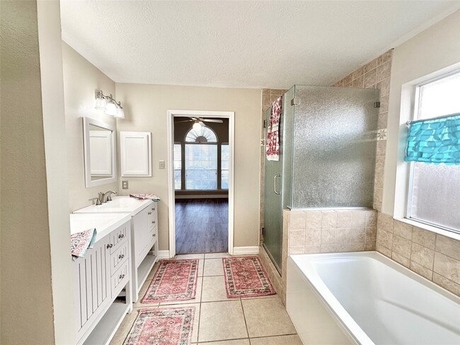 Building Photo - 14307 Cypress Valley Dr