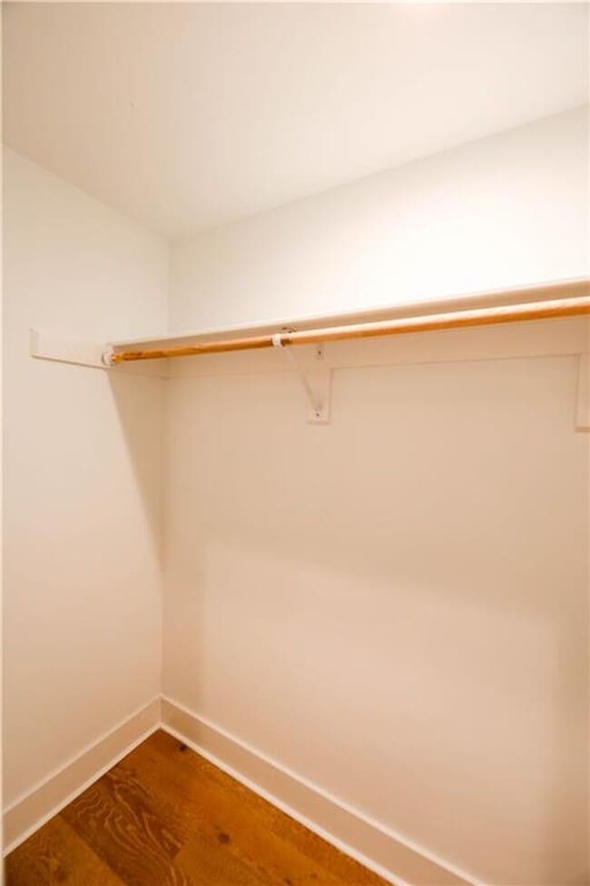 Building Photo - 8 Bedrooms 8 Baths Pre-leasing Now for 202...