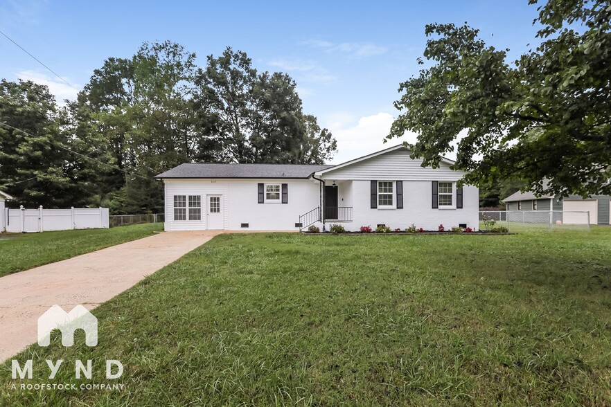 Primary Photo - 4217 Heatherstone Dr