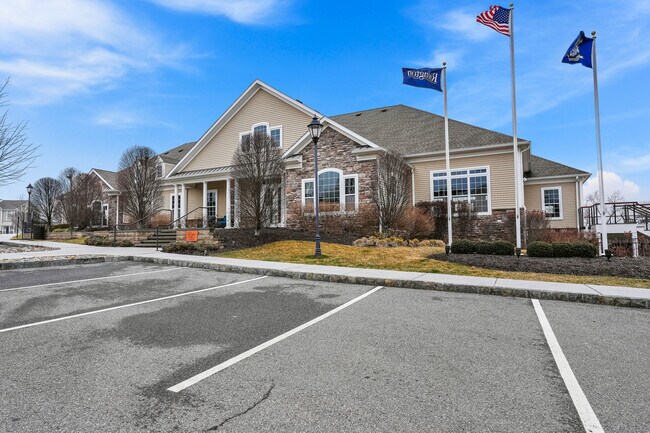 Building Photo - 124 Center Meadow Ln