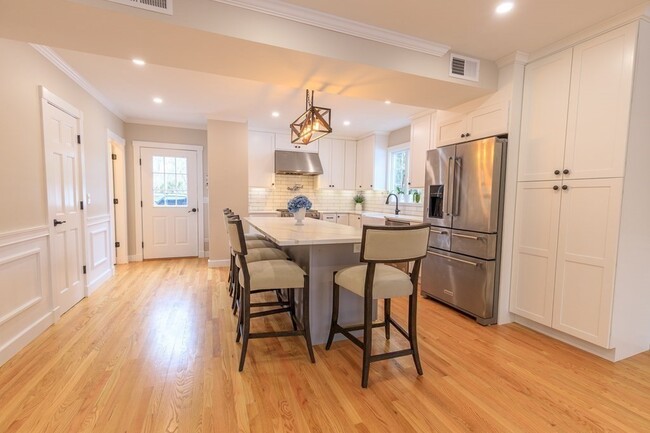 Building Photo - 58 Walnut St